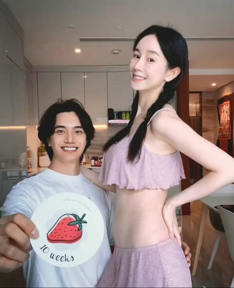 #张檬官宣怀孕#恭喜恭喜～张檬官宣怀孕🫄很爱看张檬演的电视剧！啊啊啊啊一直很幸