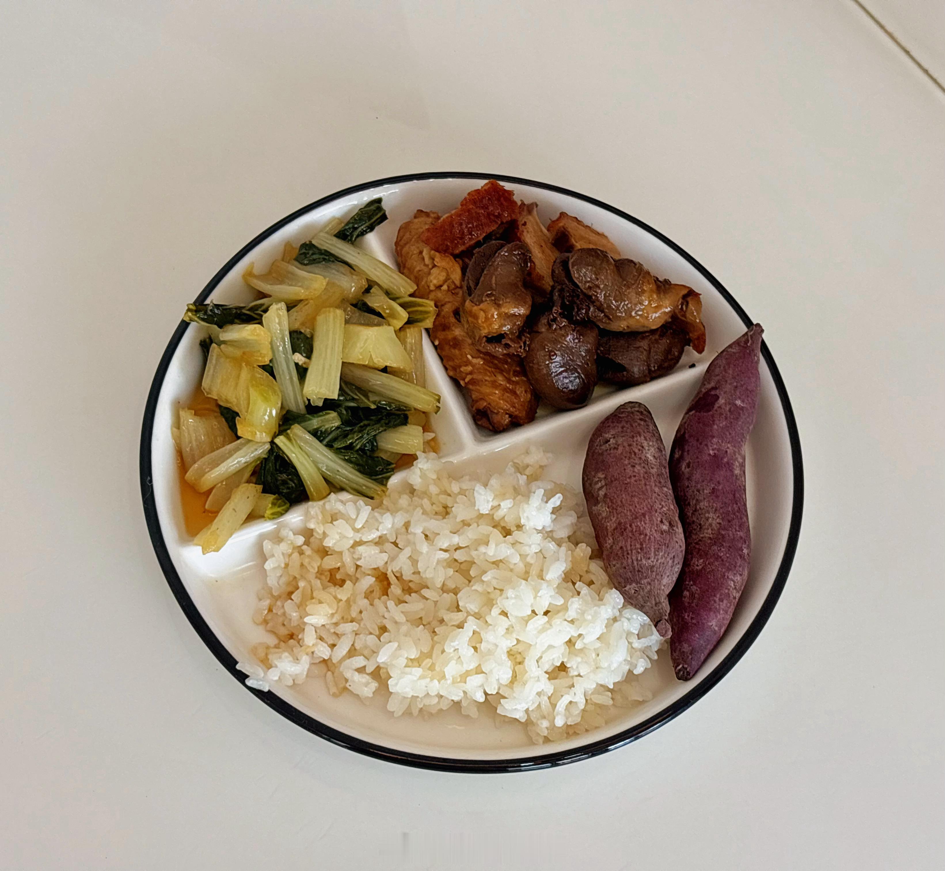 晚上不用做饭了 米多给她爸接走不回来吃饭 