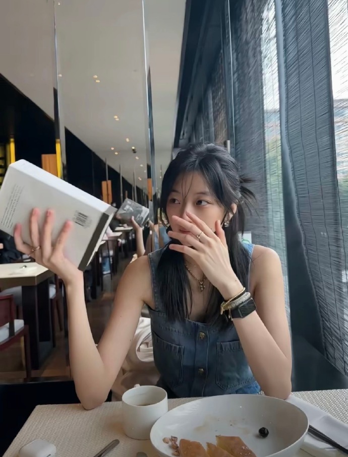 孙千ig也太迷人了感叹孙千才是全内娱审美最在线之人，不管浏览微博还是ig，晒出的