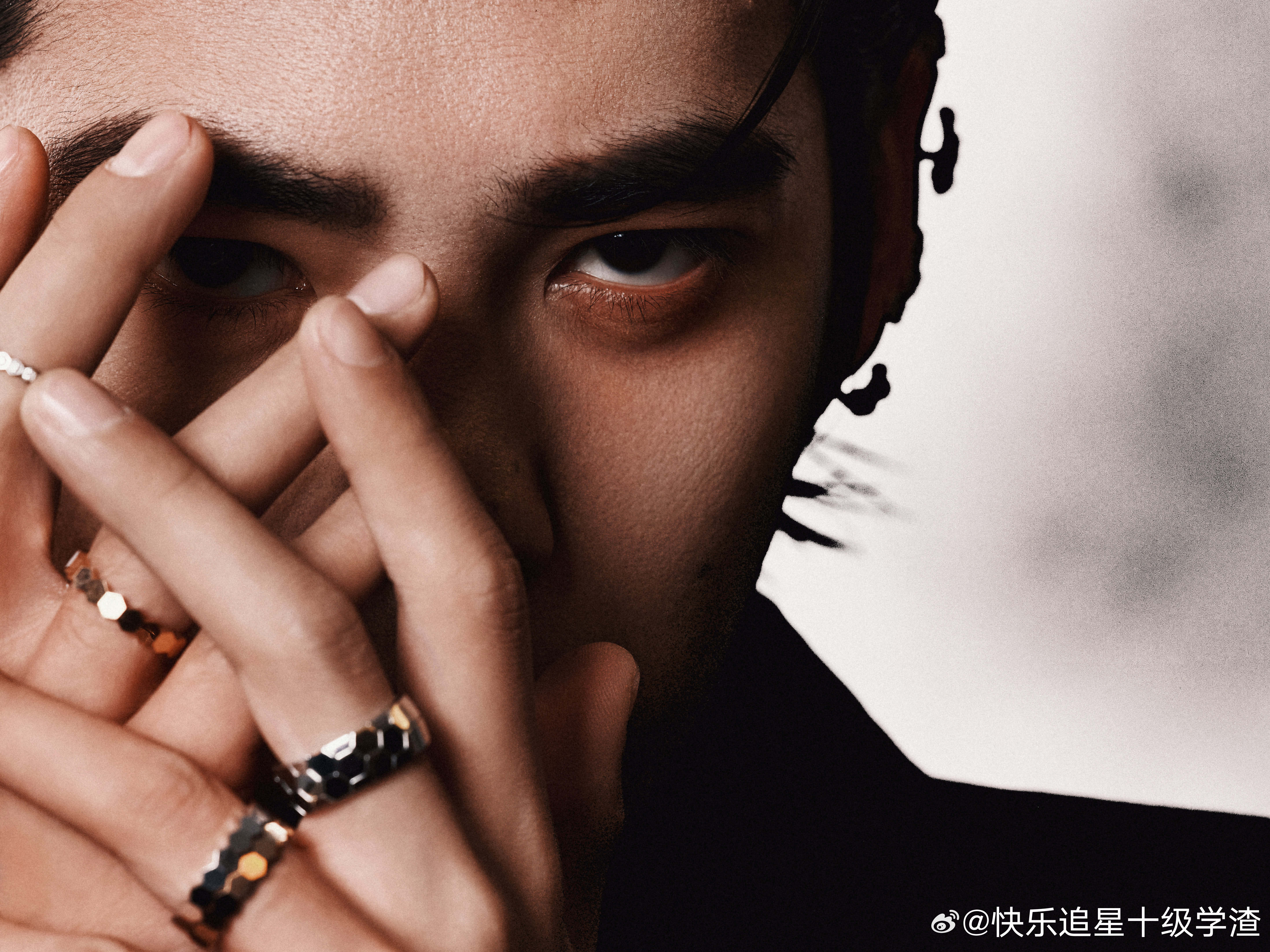 于适眼神一沉 故事感直接拉满 