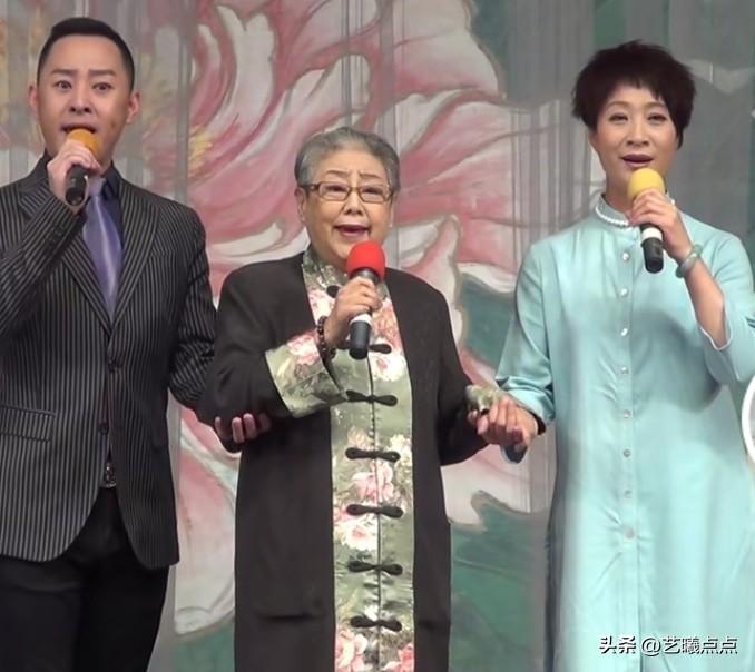 那年，年逾八旬的京剧表演艺术家李世济与两位优秀的程派传人一同演唱名剧《锁麟囊》选