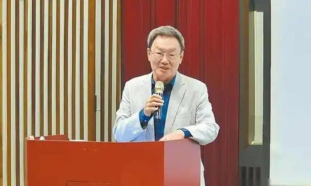 苏起解读：对台独釜底抽薪

特朗普成功访问大陆之后，接受了世界媒体的访问，发表了