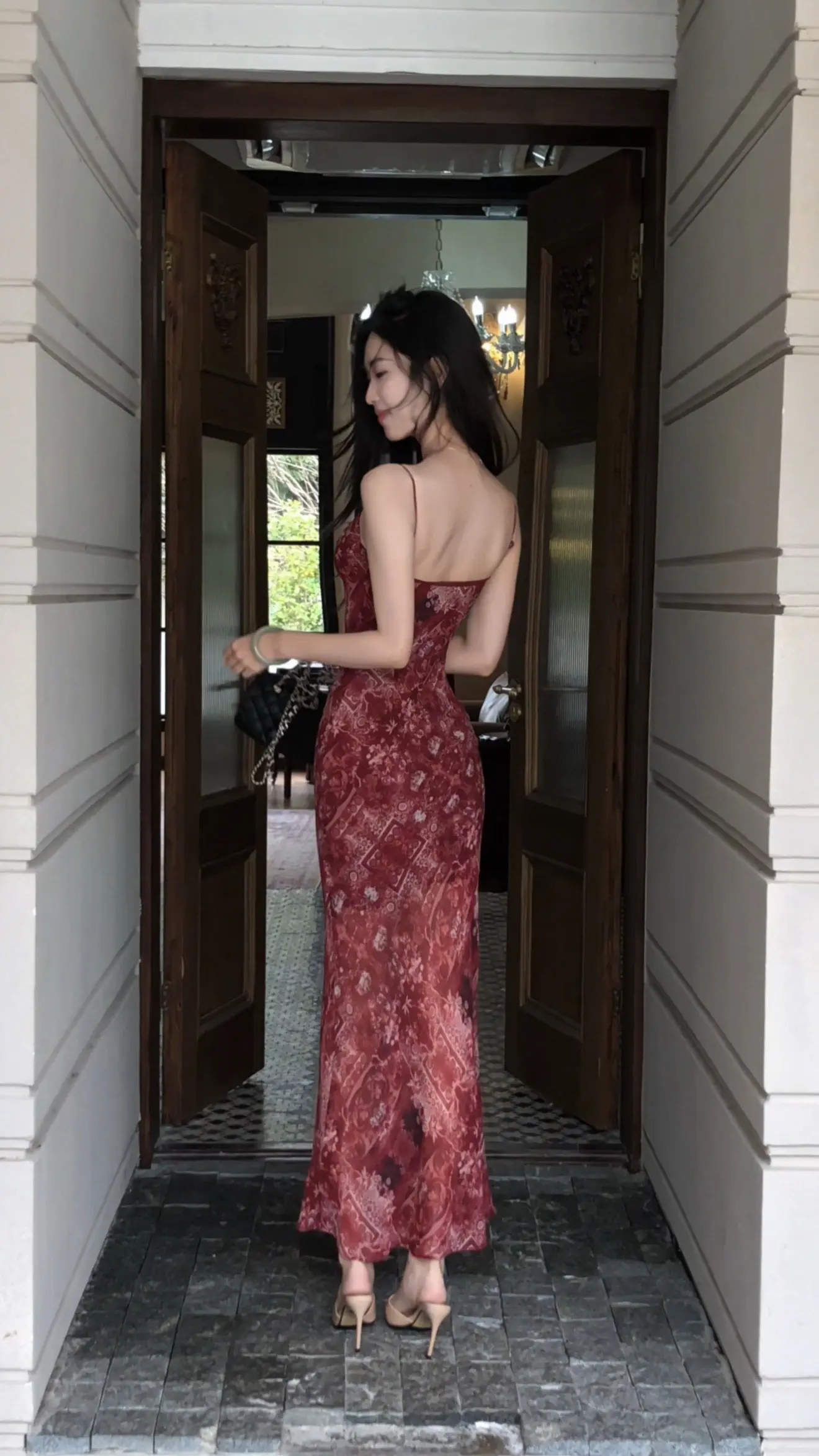 度假氛围感拉满的穿搭。