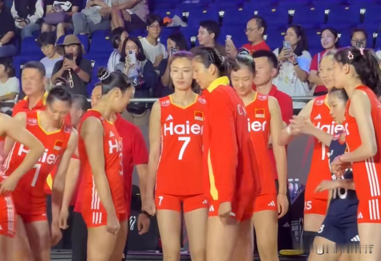 正在直播中国女排VS墨西哥女排！中国女排世锦赛首战！妹妹李盈莹首发出战，高意也首