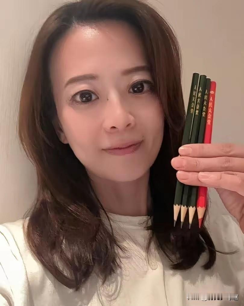 真没白来！人美三观正的江怡臻
台方议员访陆感慨太真实，到底戳破谁的谎言？
跟着郑