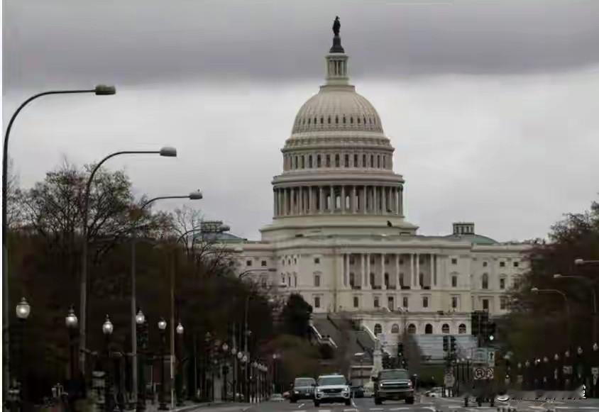 关键一步！美国参议院投票通过临时拨款法案！特朗普曾发声：“我们离结束‘停摆’已经