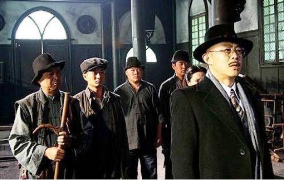 1924年，杜月笙接到手下电话，“老大，有人出老千砸场子，砍不砍？但他说是您的朋