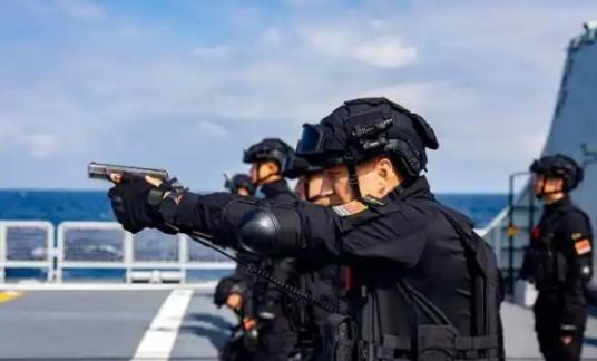 面对日本不断挑衅，为何我们还得“按兵不动”，讲明白，不是我们不愿打，而是不能打，