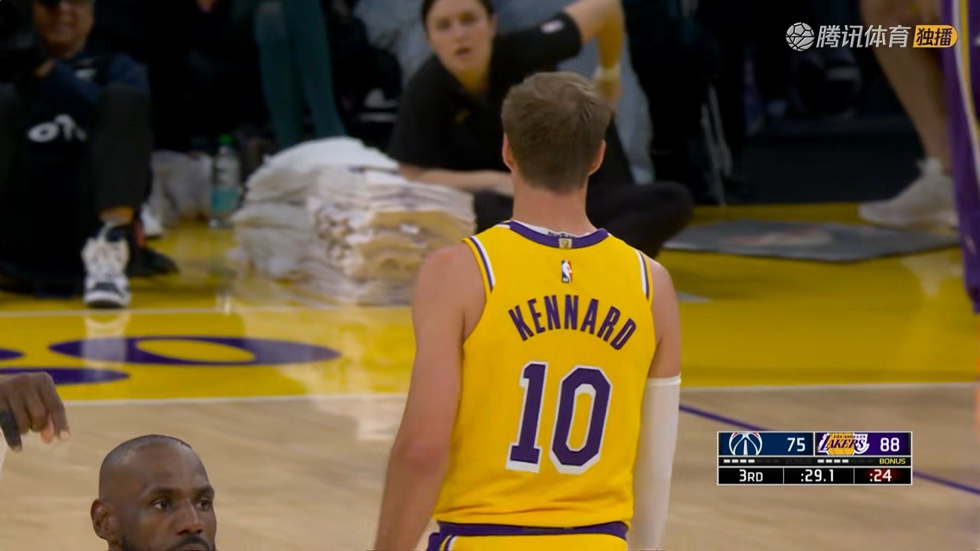 肯纳德开火！为湖人稳住局势奇才vs湖人