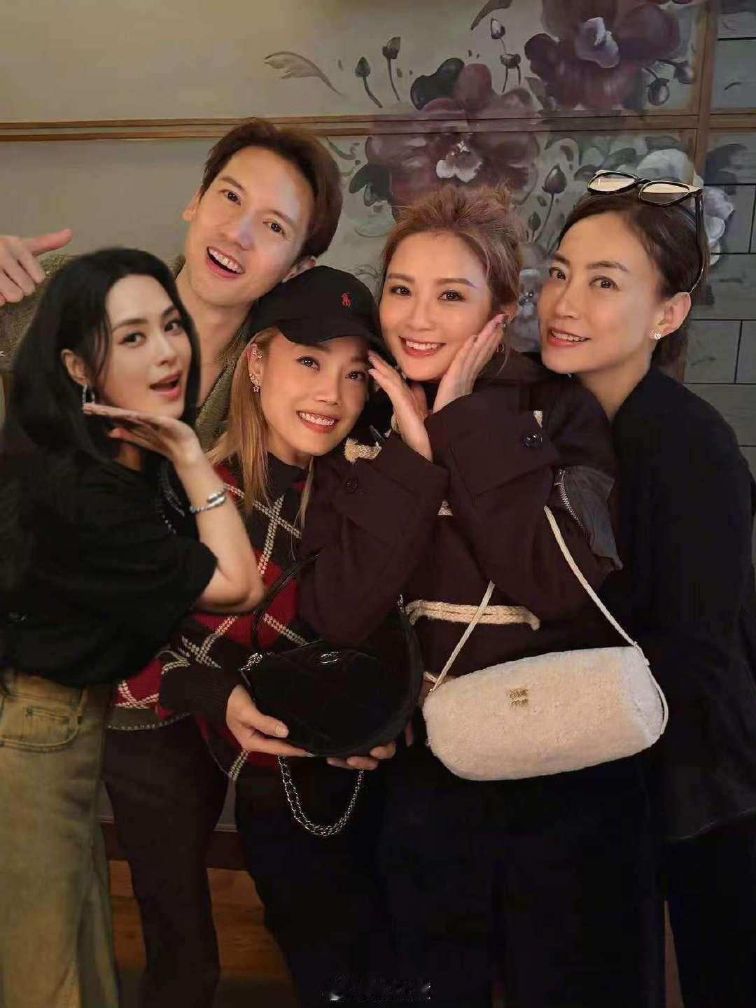 祝親愛的sasa 蔡卓妍 生日快樂 