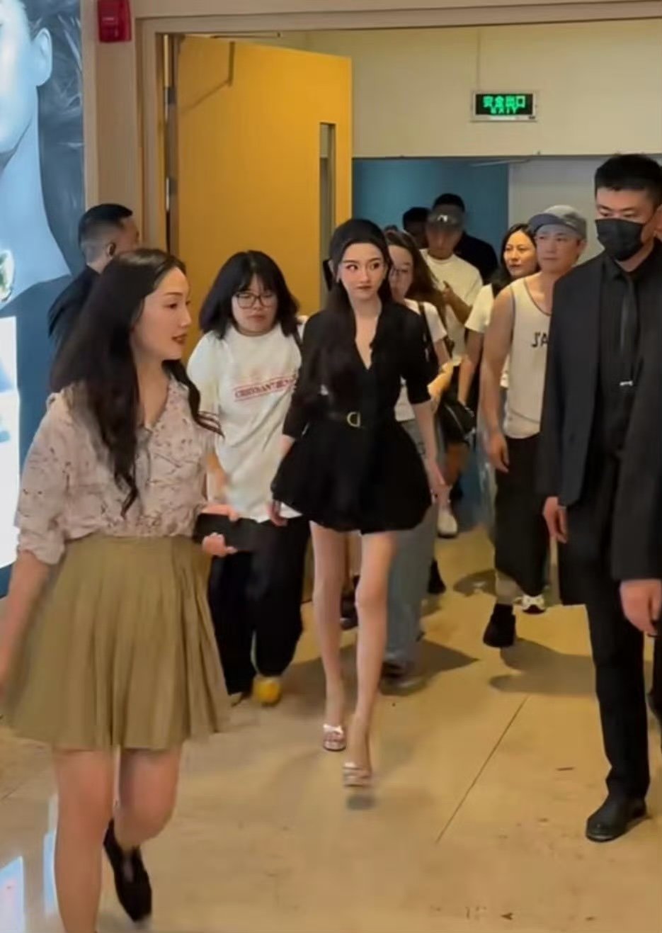 太瘦了我的祖儿，分你点肉吧 