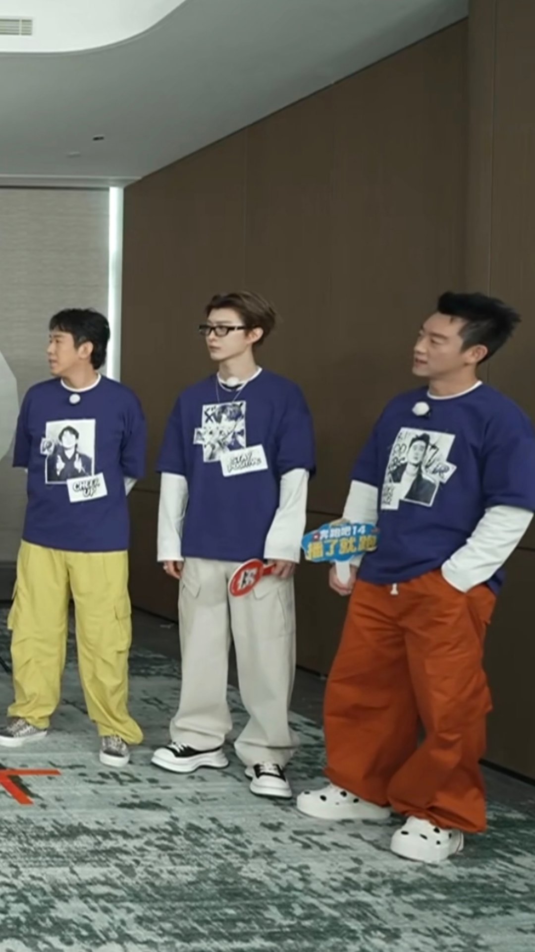 在角落有畸变还这么帅