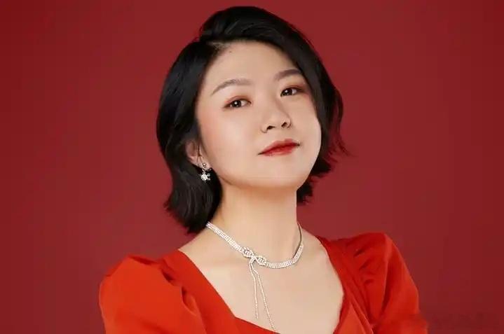 蒙淇淇是学法律的热点观点﻿ 蒙淇淇是学法律的？凡尔赛女王这次玩脱了？法学专业毕业
