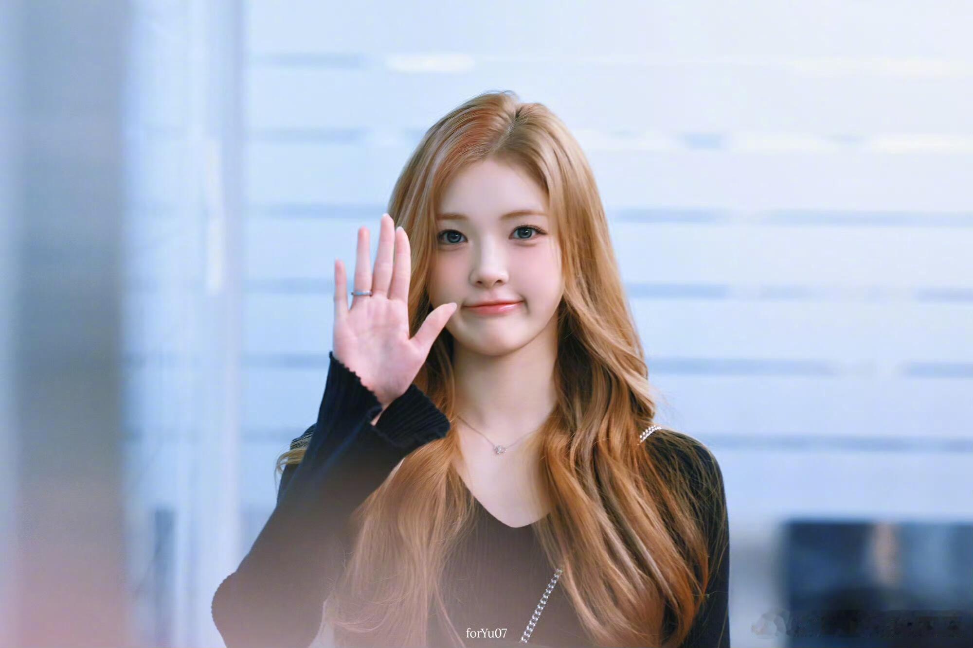 yuha新发色完全是金发芭比啊