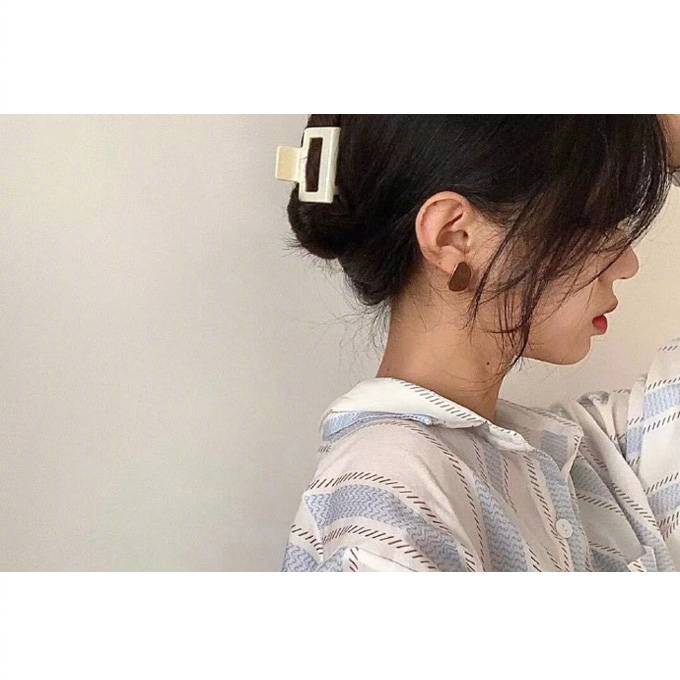 总有那么一天你会放下如今的执着和不舍带着稍许的遗憾去开始过没有那个人的新生活 ​