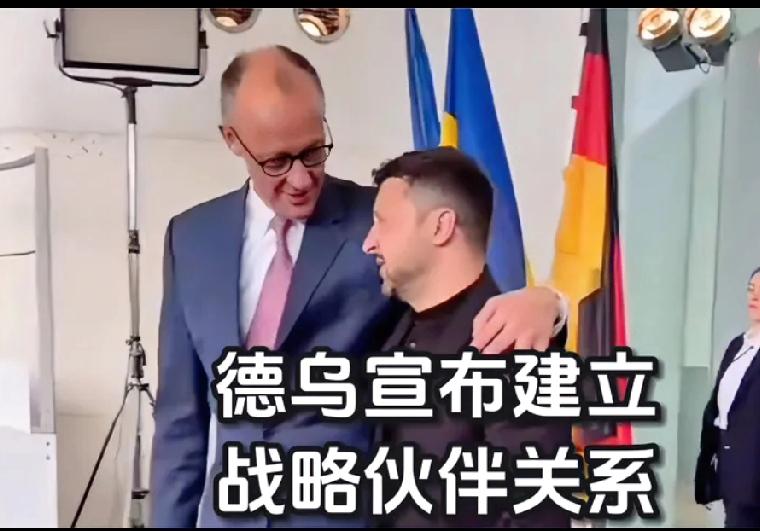 特朗普看着不是纳闷，是气愤：“你们俩要干啥？”
在美国疏远乌克兰之际，德国总理默