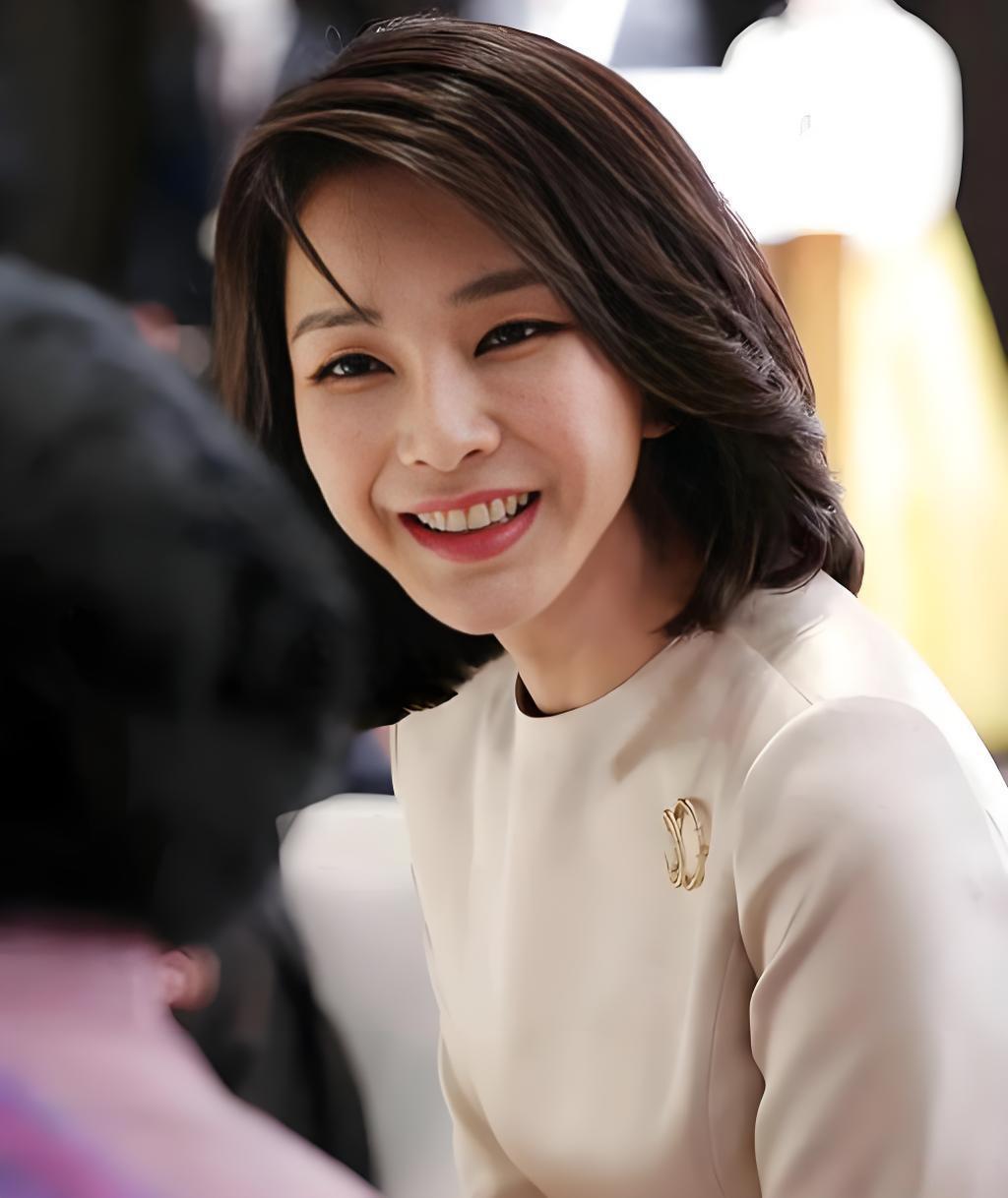 尹锡悦大概率肠子都悔青了。

当初他决定实施戒严令时，应该听一下老婆金建希的话，