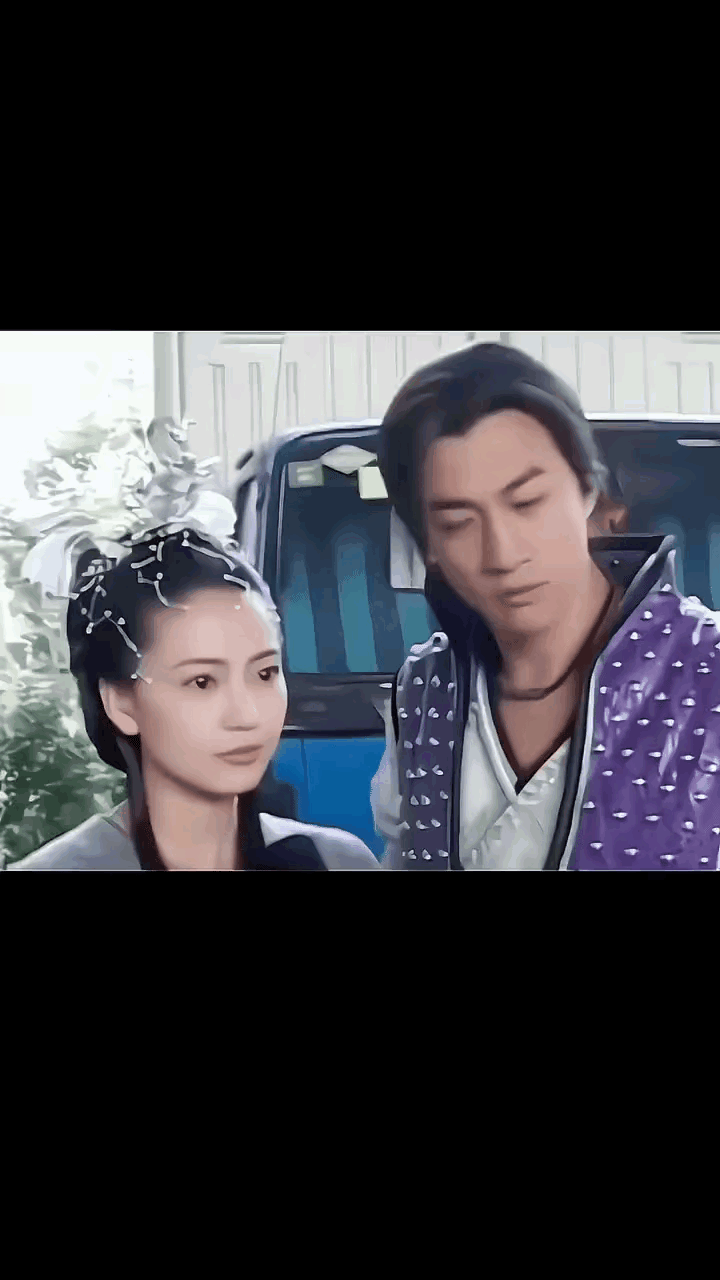 高圆圆这里对何润东已经沦陷了，肯定是喜欢的，都不敢直视他的眼睛但凡何润东主动点，