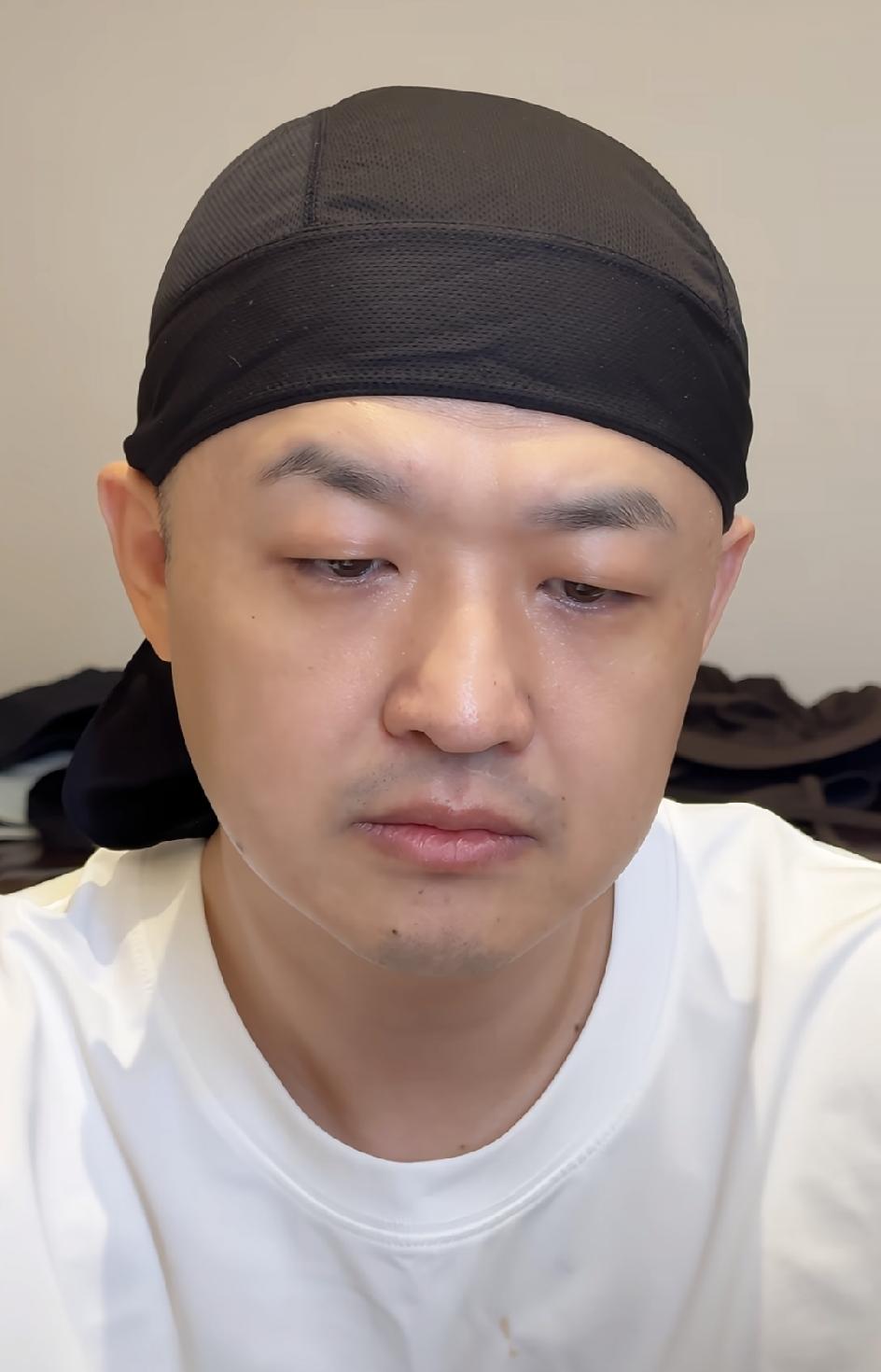 包贝尔就是拿来挡枪的，
他出不出“车九”，
包文婧都不会和他离婚，
他的黑料根本
