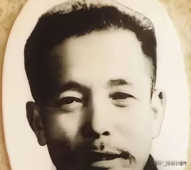 1955年，一个走江湖的男子故意让毒蛇咬自己的舌头，等蛇释放完毒素后，他一口咬下