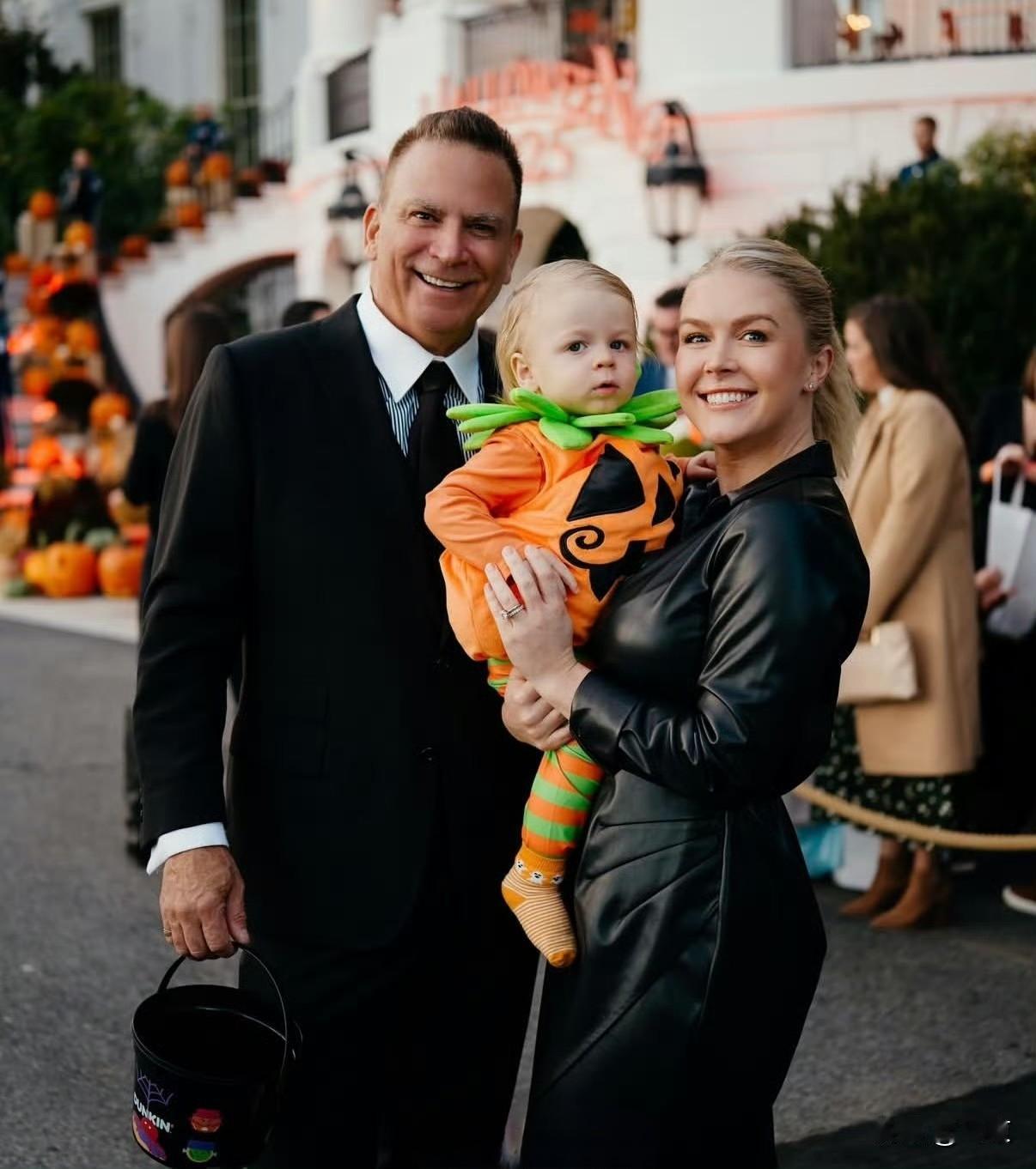 白宫发言人莱维特宣布怀孕

28岁白宫发言人莱维特宣布怀上二胎女儿，称其为「最美