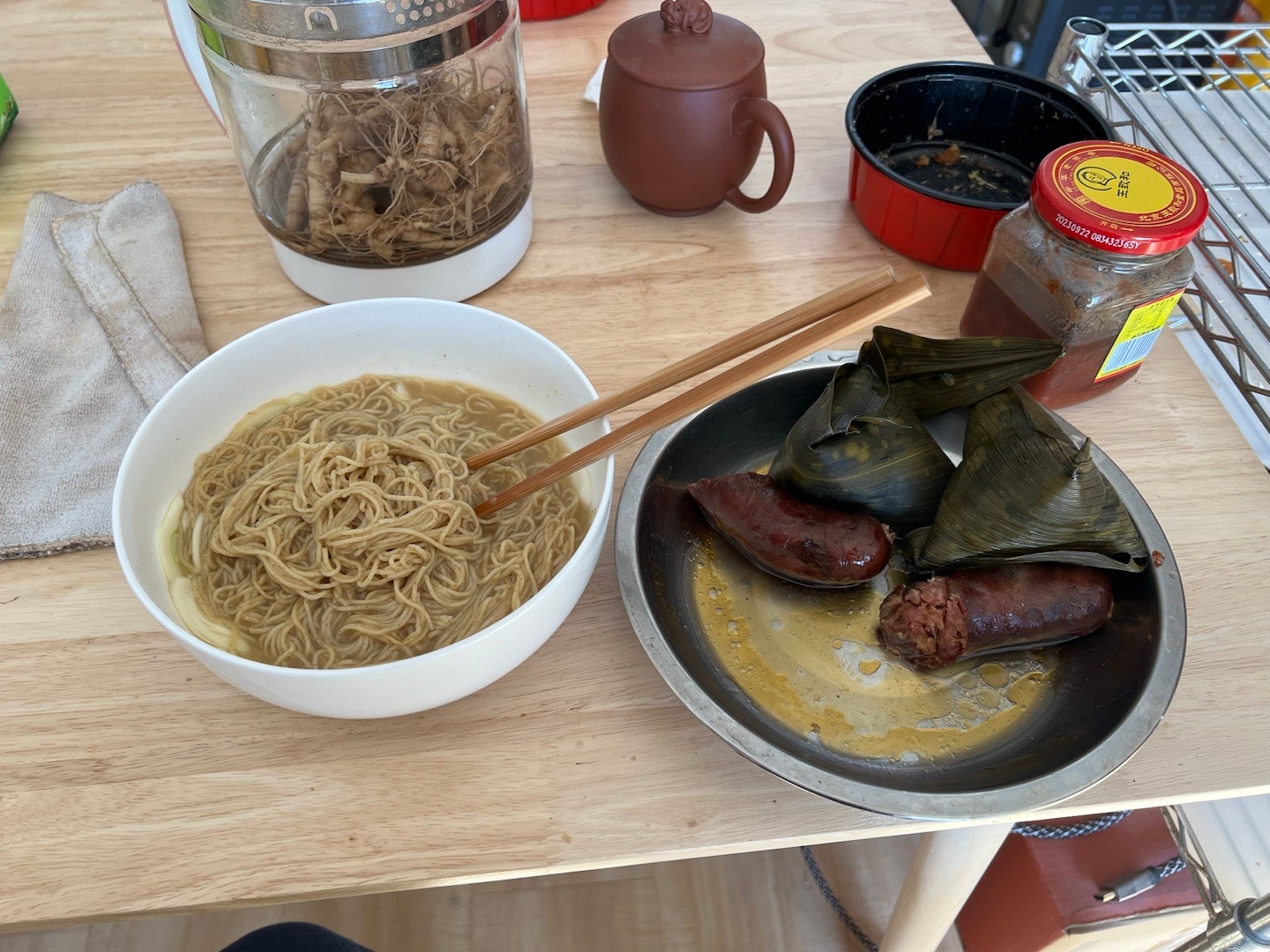 吃完百家饭，准备返乡。四川的粽子，广西的肠，香港的面，托各位朋友的福。 ​​​