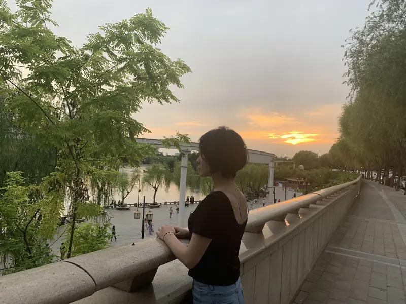 人这一生，到底什么永远属于自己？年少时觉得友情、爱情能长长久久，后来才发现都是过