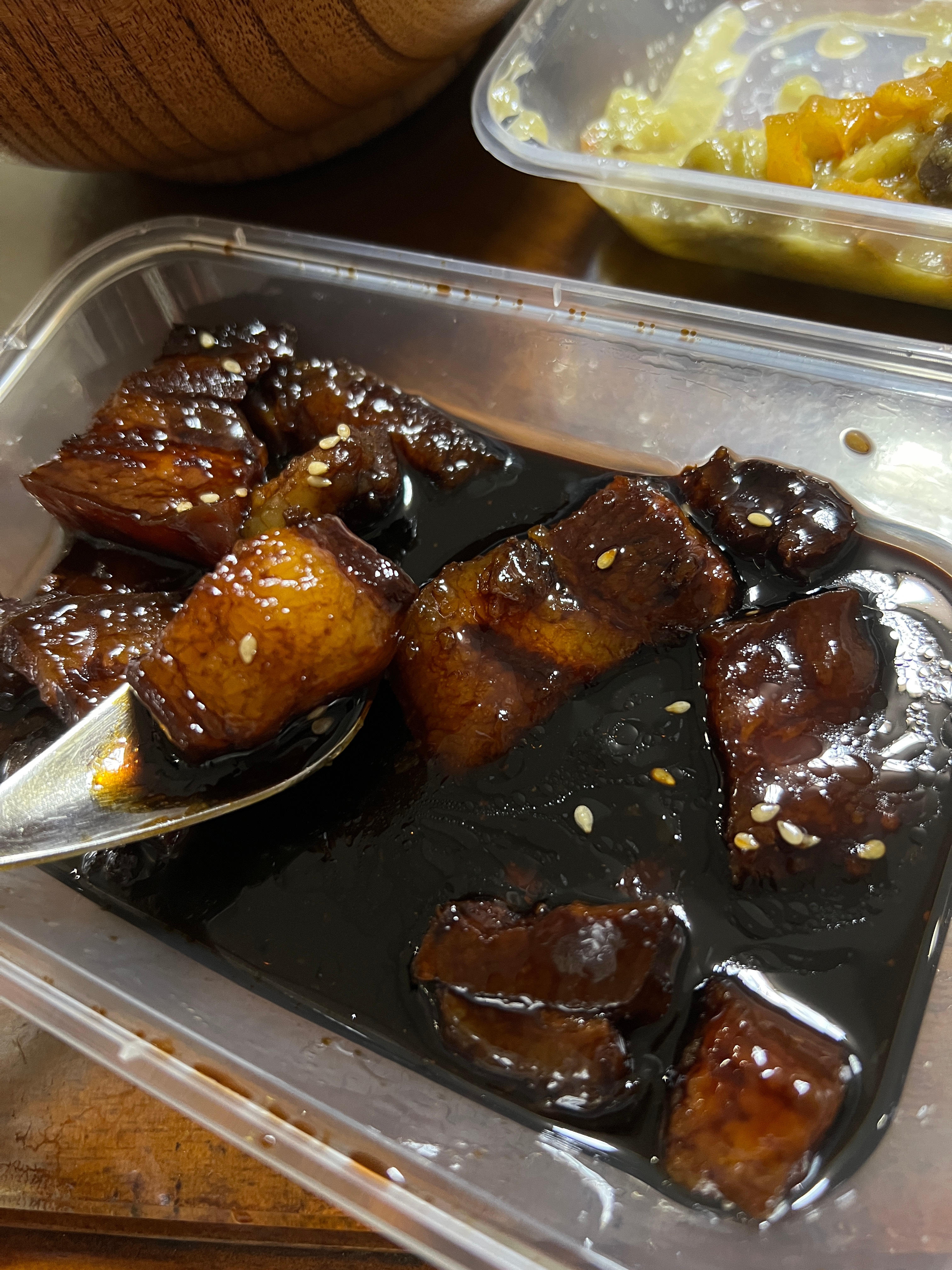 #贝贝酱和小巴乔的日常[超话]# 我知道我早晚要对上海菜低头的但没想到这一天来得