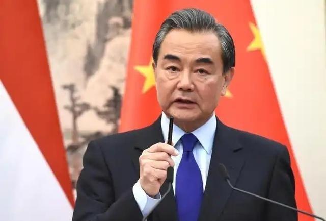 美国专家说：如果中国决定统一台湾，美国将只剩下一条路能选？中国这次准确命名“中国