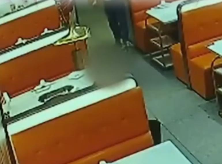 震惊，

老板娘辱骂员工，

竟然被告了，

员工竟然成功了，

也得到了赔偿。