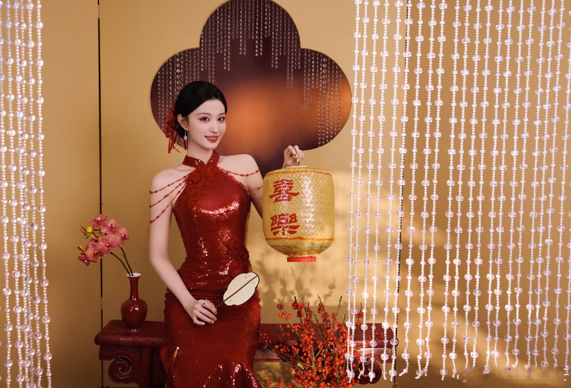 王楚然马年春晚造型王楚然央视春晚出图 这个船咋这么美！！王楚然春晚出图