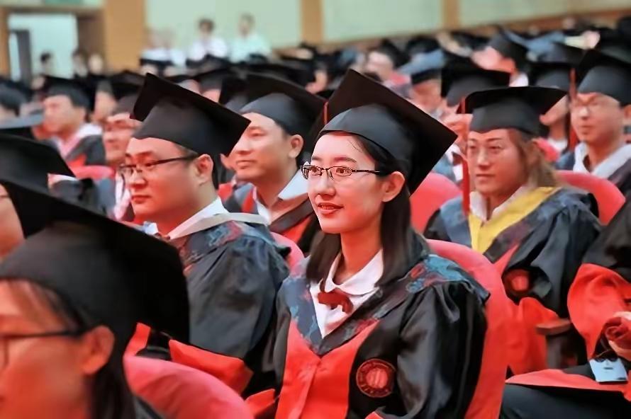 中国大学教育亟需变革
 
中国的大学教育似乎已经走到了必须彻底变革的临界点，就在