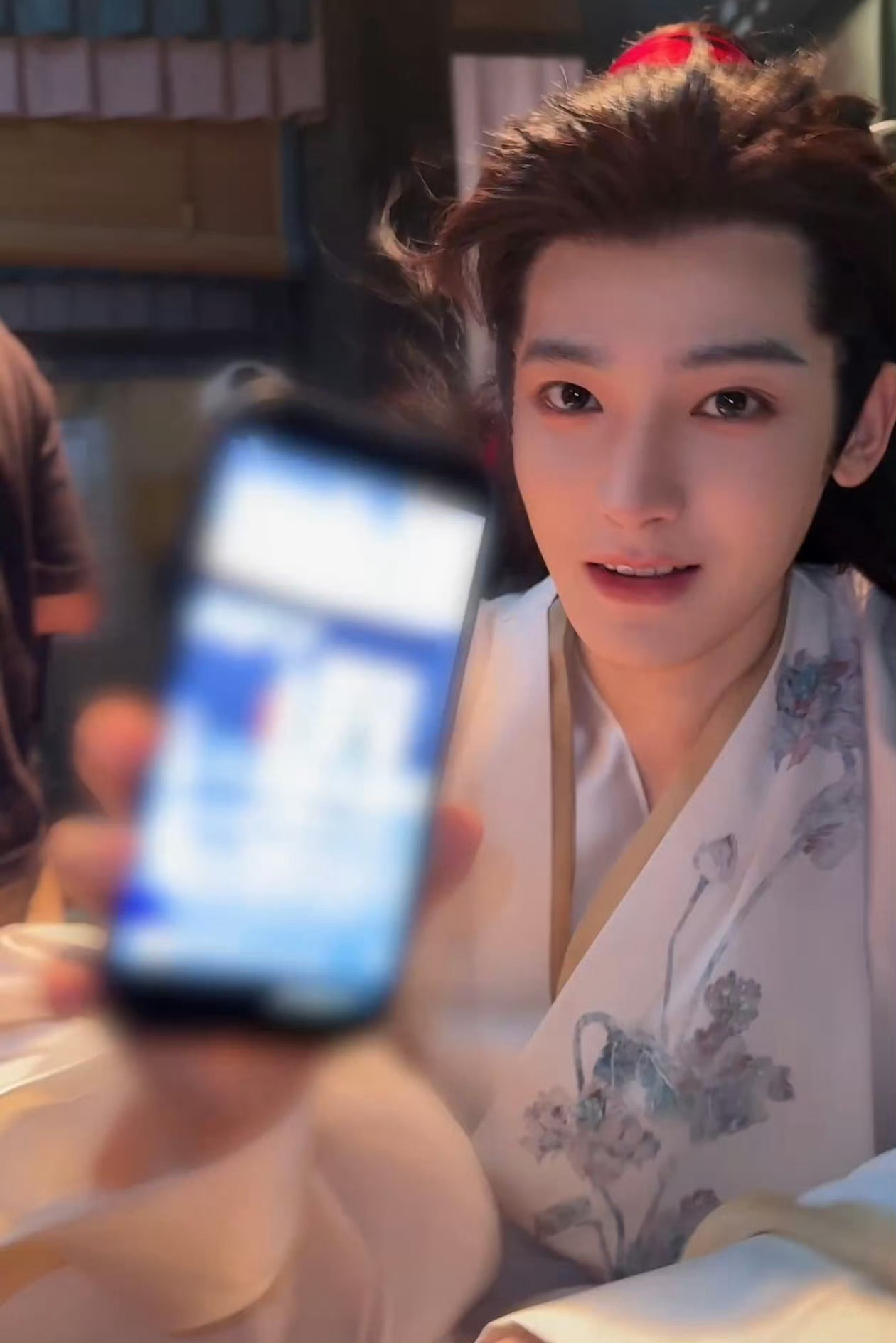 侯明昊  咋这么萌… 