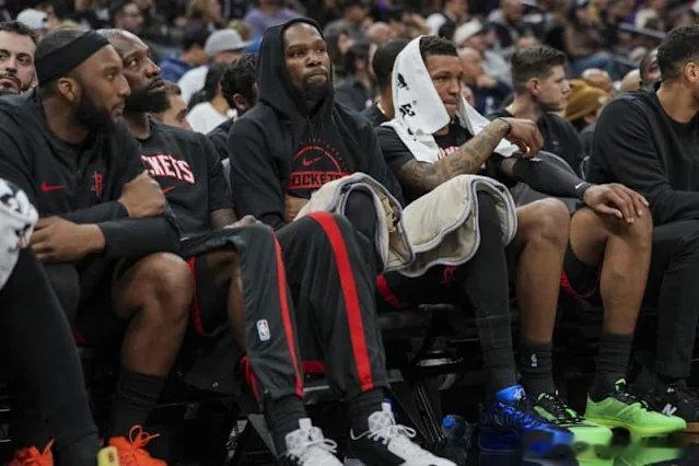 乌度卡谈到第四节让主力休息的重要性：“这非常重要，这也是我们的计划。半场时我们就