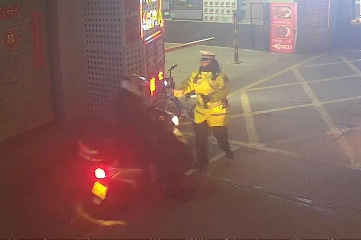 遇查酒驾掉头就跑？济南一男子涉嫌醉驾被查！3月18日晚，济南市公安局交通管理支队