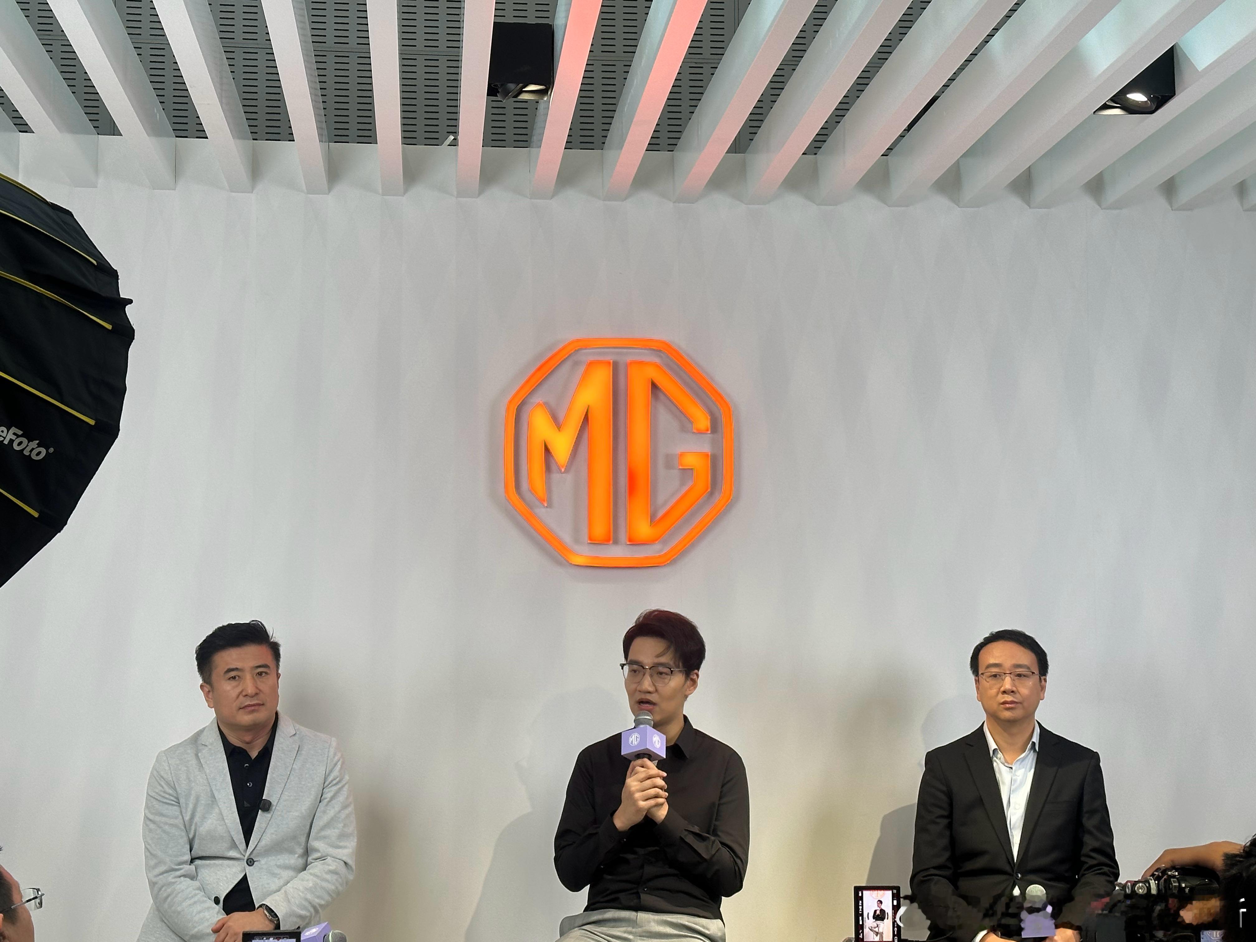 广州车展，MG4半固态电池版正式上市，高层采访小记。嘉宾：上汽总设计师邵景峰、M
