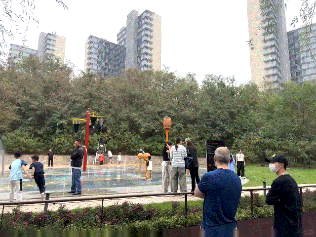 这个偶遇量好服气 给姐买☕️给姐拍照外国友人聊天穿插一些偶遇马龙签名合影 ​​​
