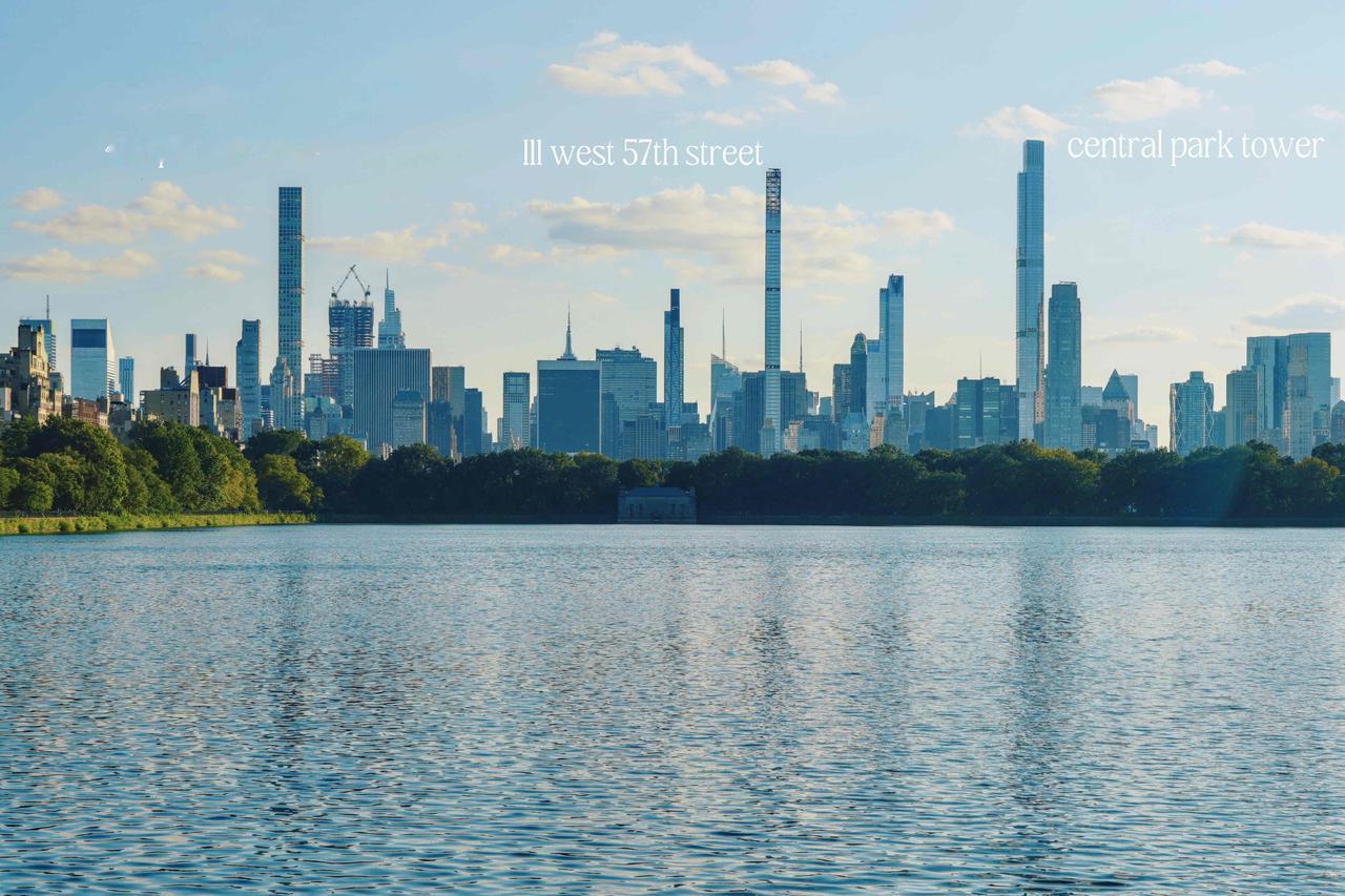 Park Avenue，425米高，2015年封顶的时候是全球最高住宅楼。但是2
