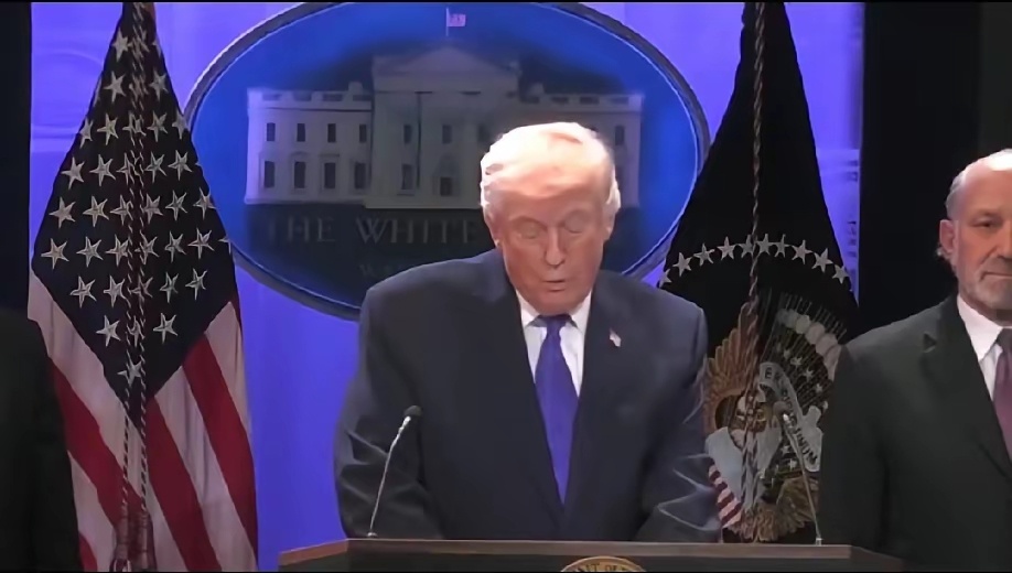 特朗普声称:他被允许摧毁世界上任何国家。若他真敢这么干，他的家族一定没有可传之人