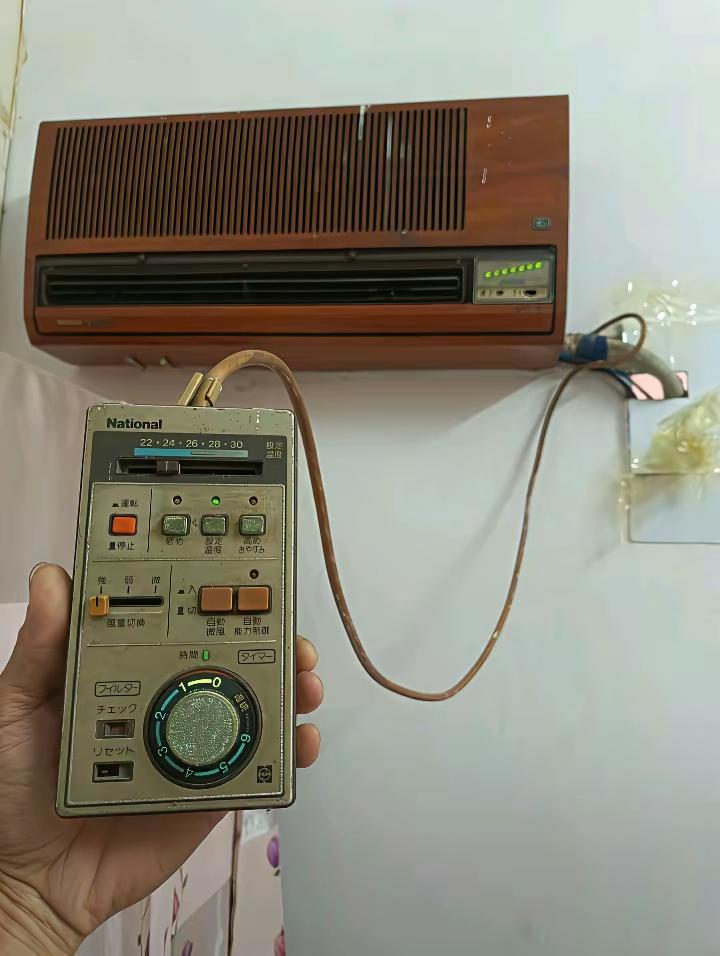 90年代能够买的起这种东西的家庭，都是妥妥的大富大贵之家吧，那时候这一台空调怎么