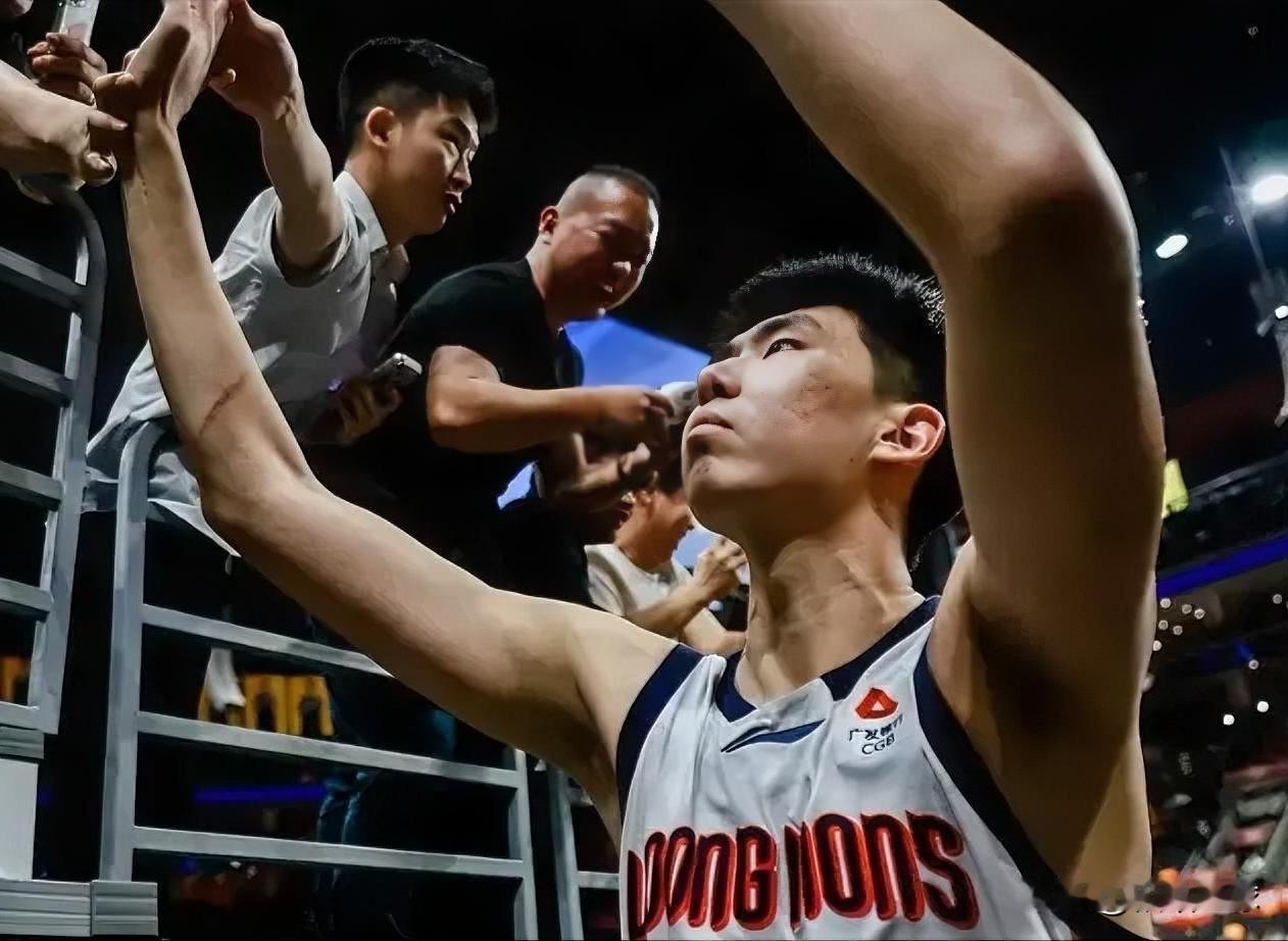 广州爆冷评赢球后，大将徐昕发话了！

CBA季后赛12进8焦点德比战落下帷幕，广