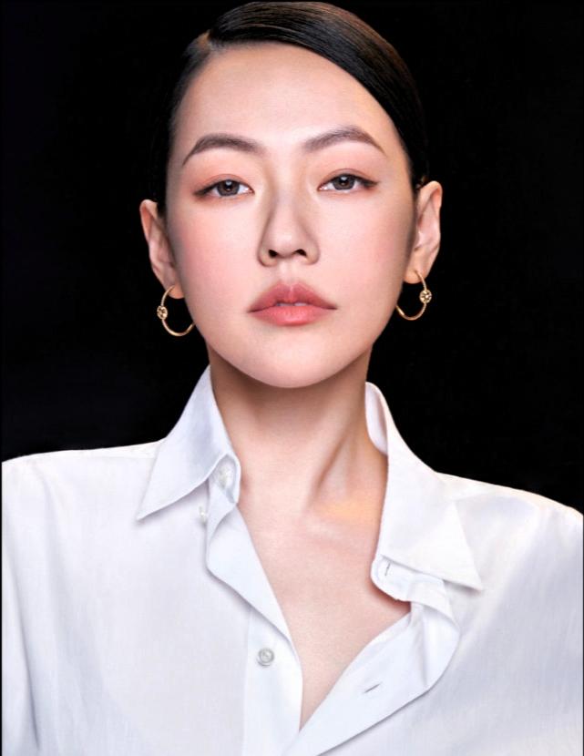 聚光灯下的泪水：小S跨年崩溃事件
12月4日那天，小S哭了，在台北，为了跨年烟火