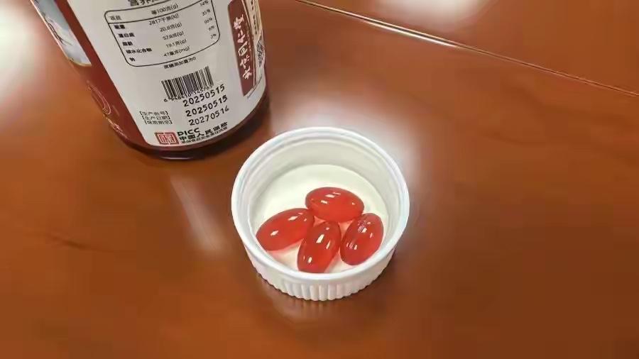 成本3.9元没有磷虾的南极磷虾保健品越演越劣。几个公司厂家正在相互扯皮推诿。
 