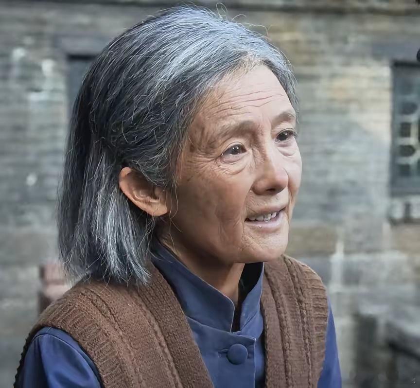 杨幂真是天生的成功者！​今年大翻身啦！火的一塌糊涂！​​杨幂今年够争气，凭《生万