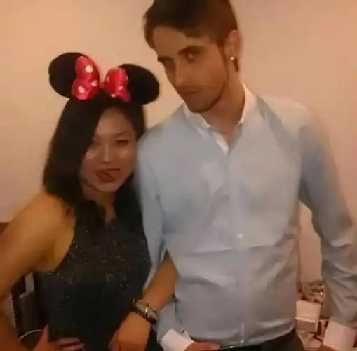 A言论让在美女留学生情绪失控！扔块石头砸过去，叫得最凶的往往都是被砸中的。反应越