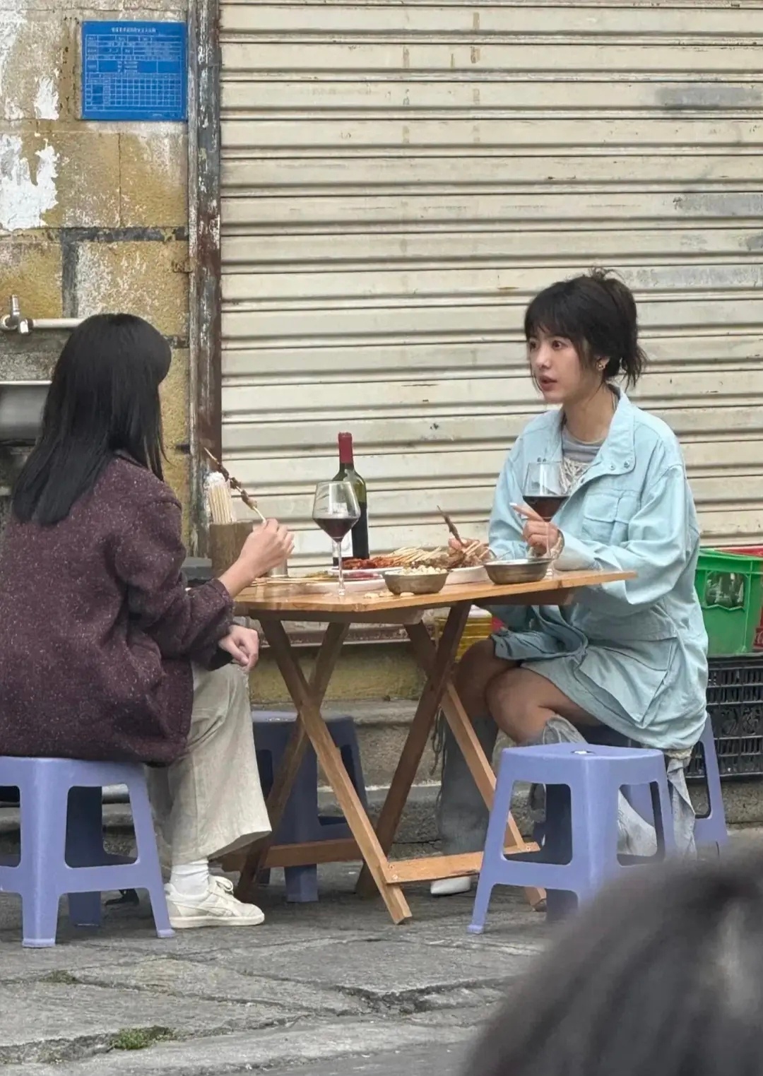其他明星都是生图崩后粉丝拿精修自证，这位姐姐，窝感觉她的生图比她自己团队精修还好