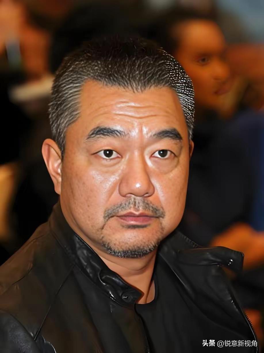 董勇说：我的理想是当少爷，我是杭州人，我从小就想，要是三潭映月是我们家的该多好！