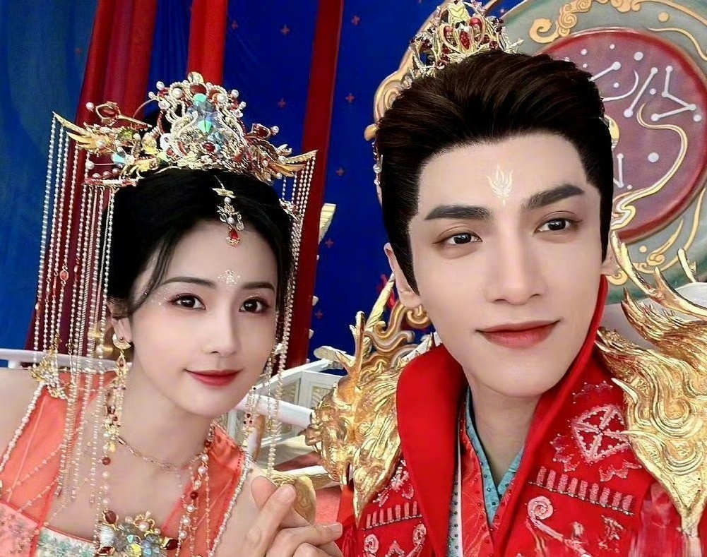 第一次遇到女二气质颜值更像女一的剧[doge] ​​​