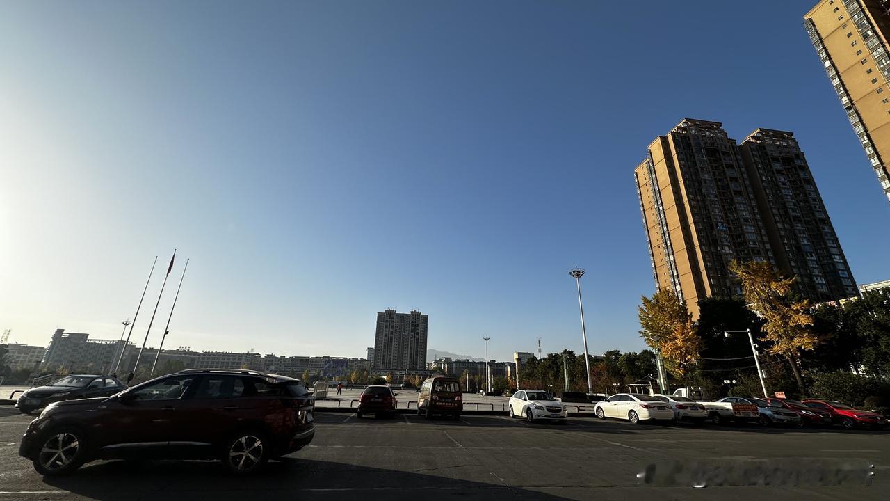 昨天的流量出来了，展现量4387，阅读量55，收益为0，涨粉1个，又是白忙活的一