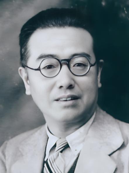 1966年，大庆油田发现者谢家荣吞下一整瓶安眠药，在睡梦中离世，第二天，妻子吴镜